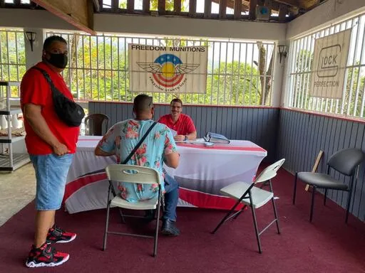 Orientación a socios en evento